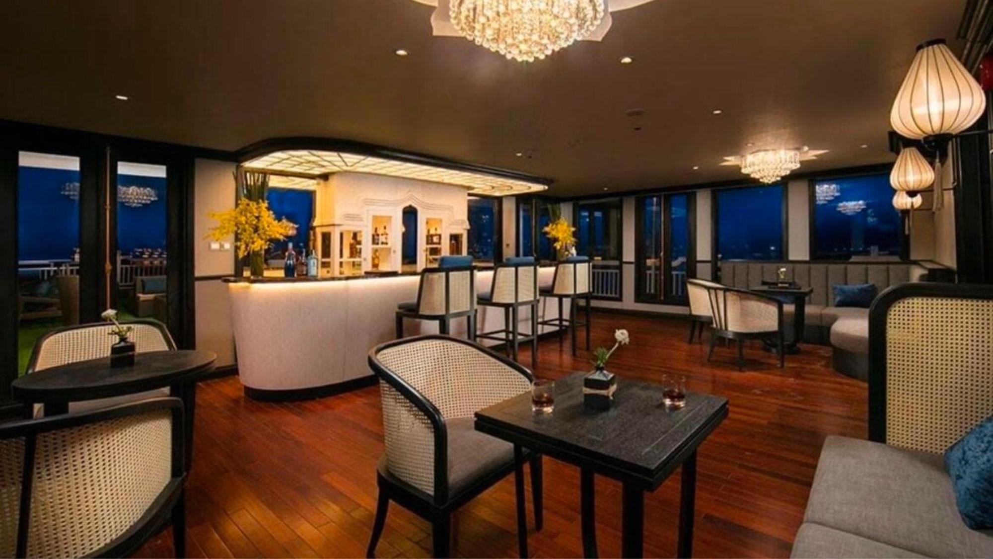 ホテル Lotus Boutique Cruise ハロン エクステリア 写真